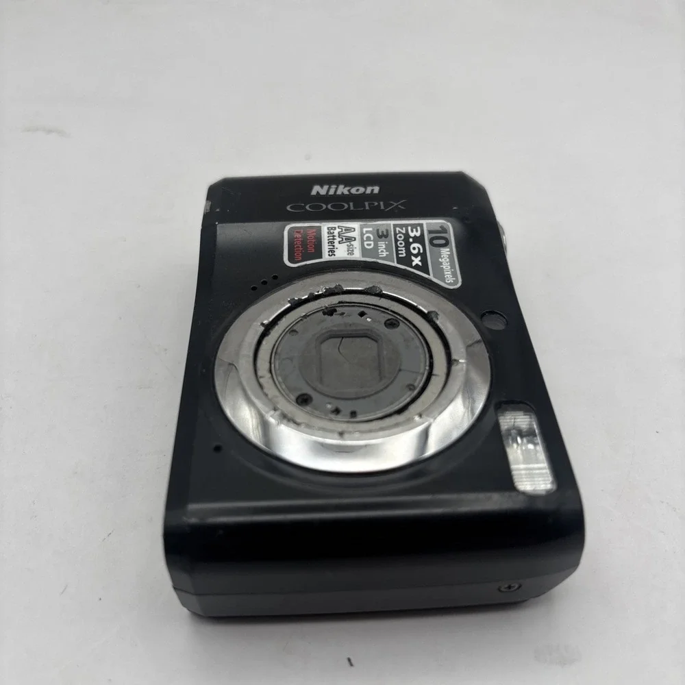 Nikon COOLPIX L20 10.0MP Digital  - No Battery/ No‎ Charger - For Parts Only